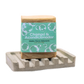 Acondicionador natural en barra 120gr con jabonera de concreto.